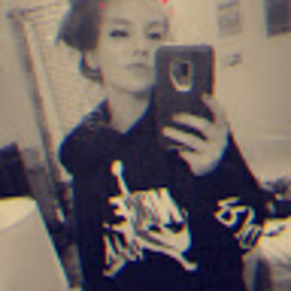 Meet your Posher, Lisa - Picture 1 of 1